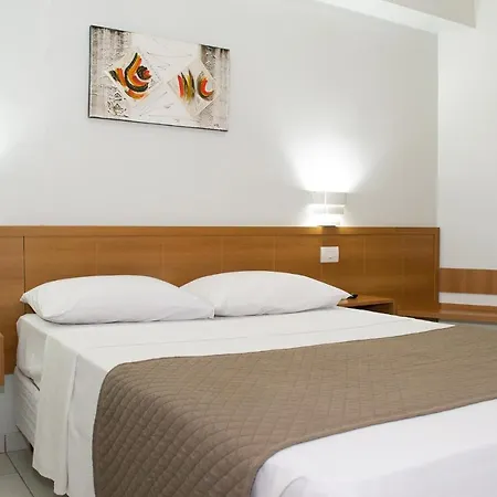 Ipê Plaza Hotel Ltda Itumbiara Exterior foto