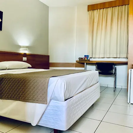 Ipê Plaza Hotel Ltda Itumbiara Exterior foto